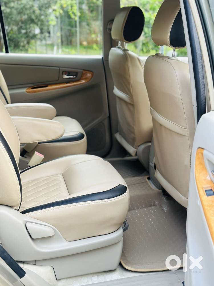 Toyota Innova 2.5 V 7 Str, 2011, Diesel