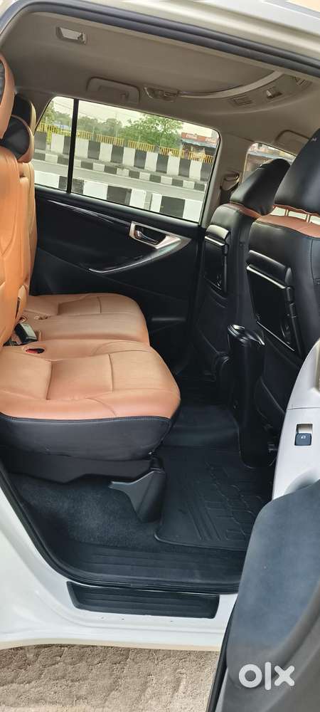 Toyota Innova Crysta 2.4 V, 2020