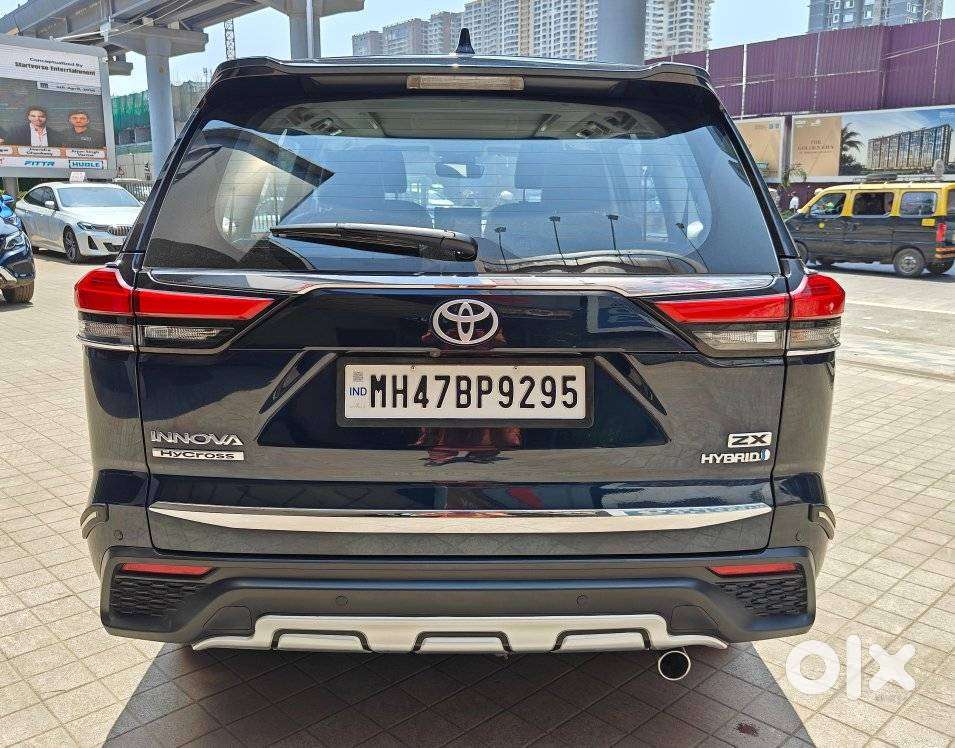 Toyota Innova Hycross 2.0 Zx (o) Hybrid 7 Str, 2024, Petrol
