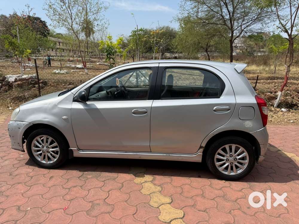 Toyota Etios Liva 2011 Petrol Well Maintained