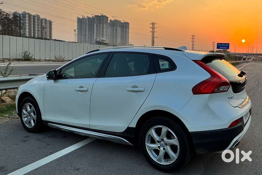 2016 Volvo V40 Country Petrol