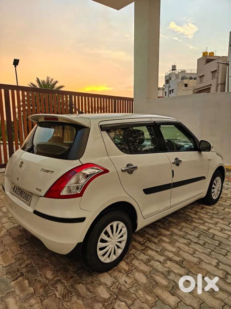 Maruti Suzuki Swift Vxi Optional, 2015, Petrol