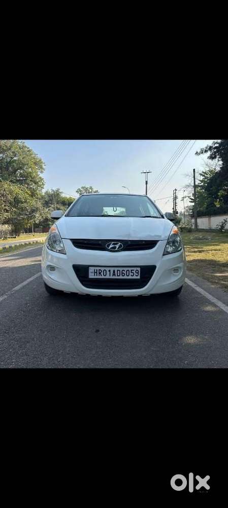 Hyundai I20 Petrol Cvt Magna Executive, 2012, Petrol