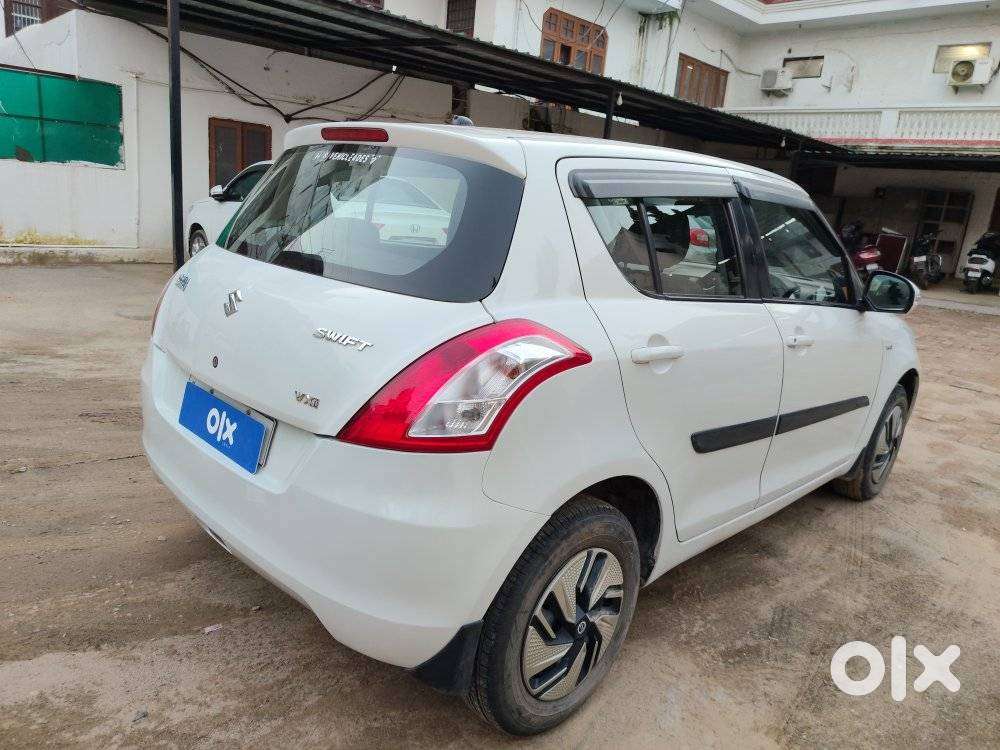 Maruti Suzuki Swift Vxi With Abs, 2015, Petrol