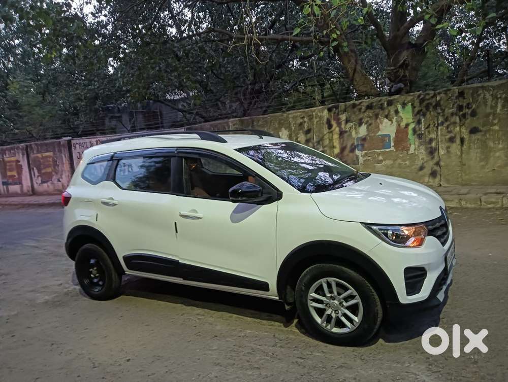 Renault Triber Rxt, 2023, Petrol