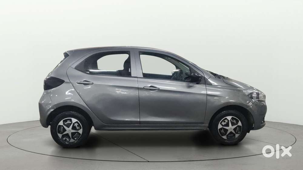Tata Tiago 1.2 Revotron Xm, 2018, Petrol