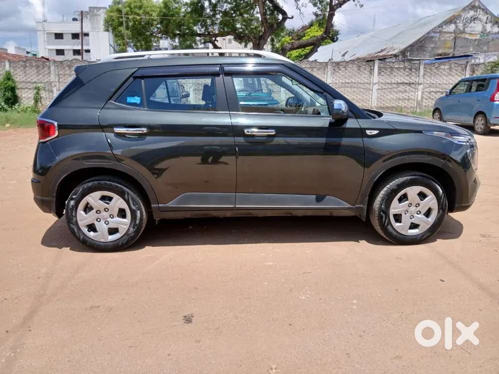 Hyundai Venue 2020 Petrol 35000 Km Driven