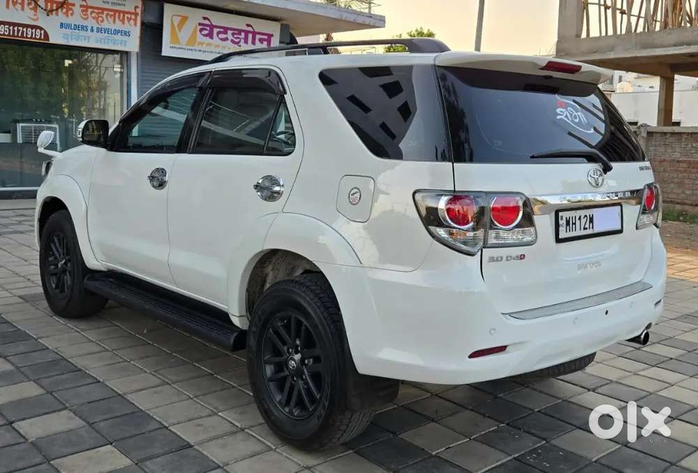 Toyota Fortuner 2015 Diesel 130000 Km Driven