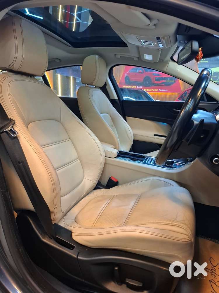 Jaguar Xe Prestige, 2016, Petrol