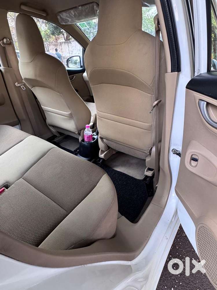 Honda Brio Vx I-vtec Mt 2016  1st Owner  72,880km  Well Maintained