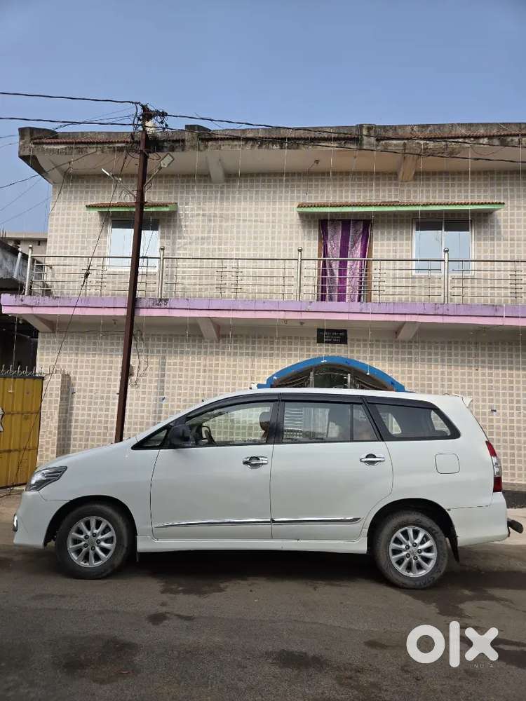 Toyota Innova 2014
