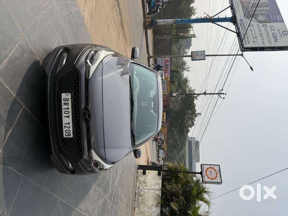 Very Less Driven Premium Hachback Well Maintained Top Model I20