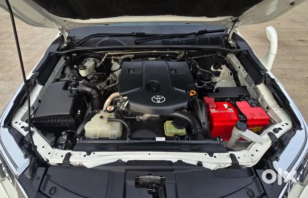 Toyota Fortuner 4x2 Auto Diesel 1st Owner Company Record