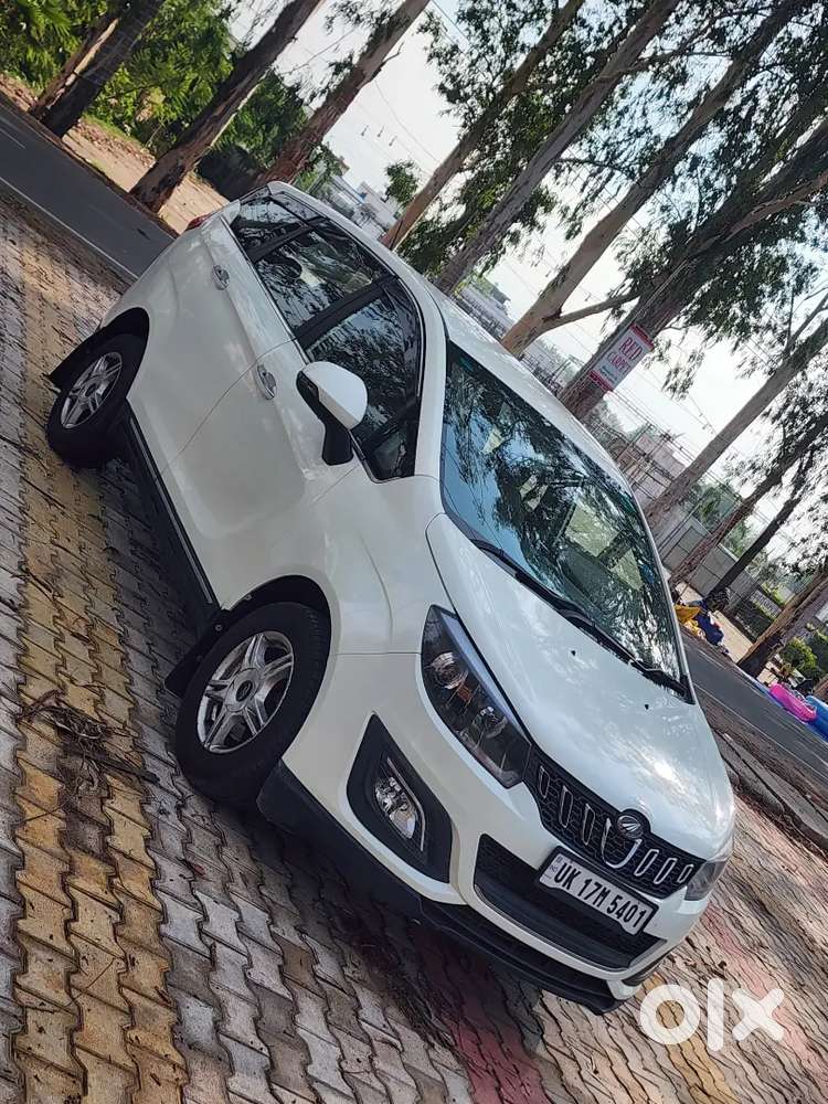 Mahindra Marazzo M6 1st Owner  Full Insurance Dono Chabi