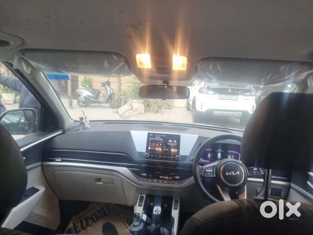 Kia Carens 2024 Petrol 6352 Km Driven