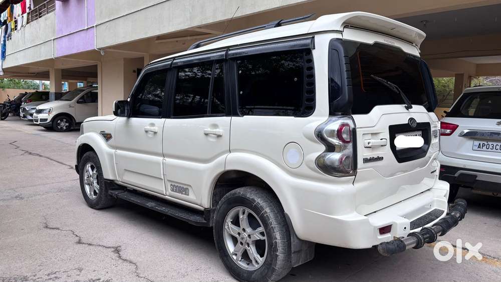 Mahindra Scorpio S10 8 Seater, 2017, Diesel