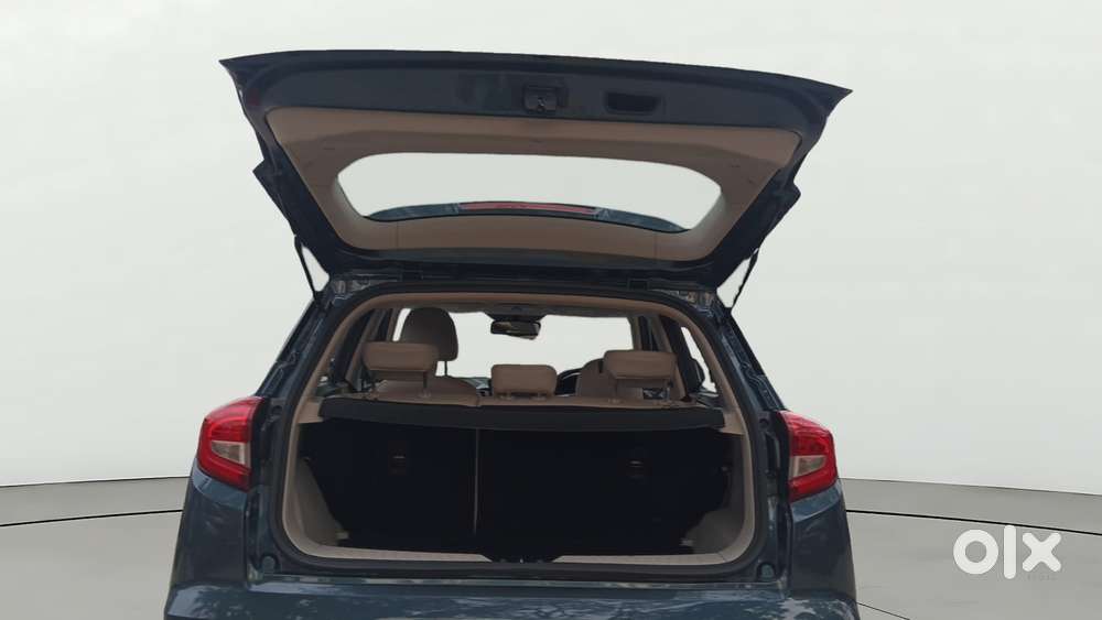 Mahindra Xuv300 1.2 W8 (o) Amt Petrol, 2022, Petrol