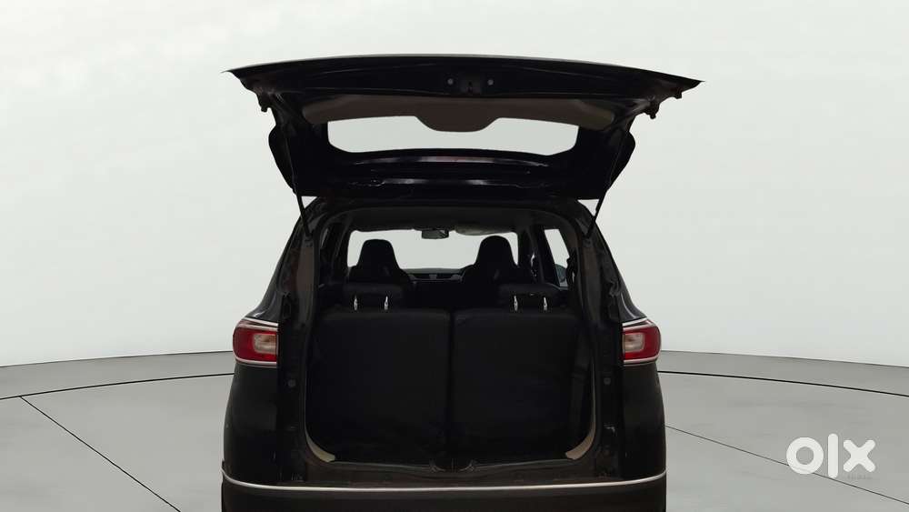 Renault Triber Rxt, 2025, Petrol
