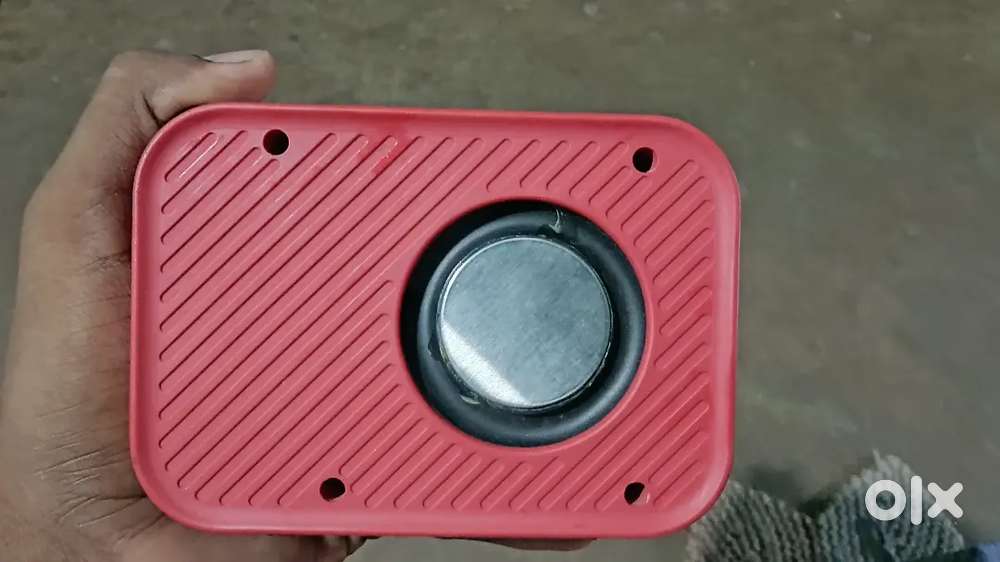 Bluetooth speaker 1 month old