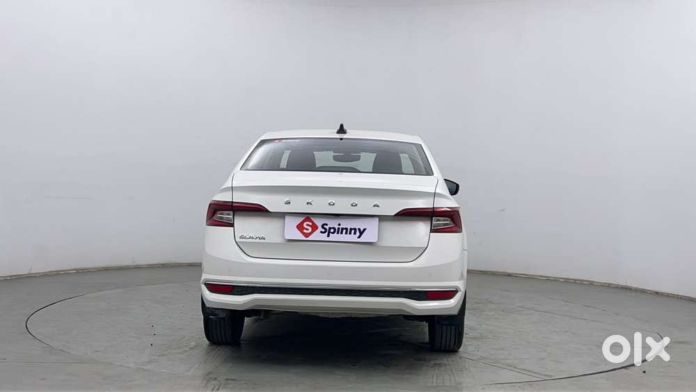 Skoda Slavia Style 1.0l Tsi Mt, 2022, Petrol