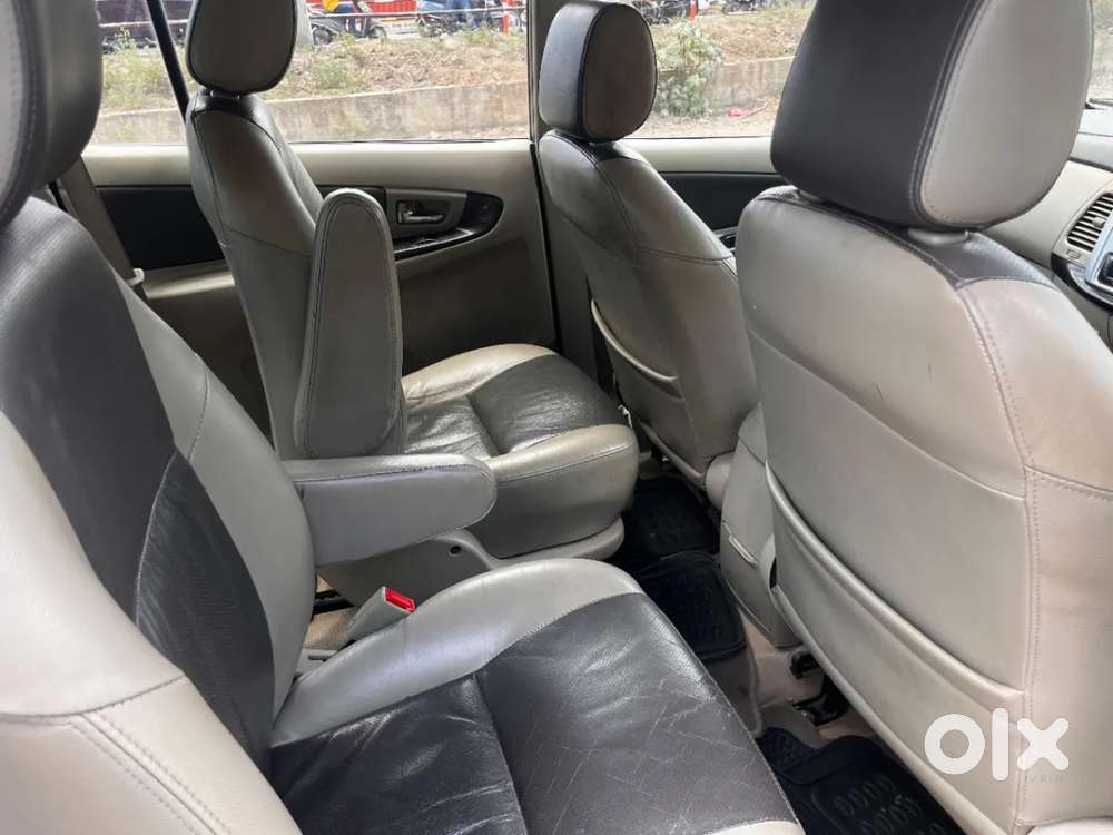 Toyota Innova 2.5 Zx Diesel 7 Seater Bsiii, 2014, Diesel