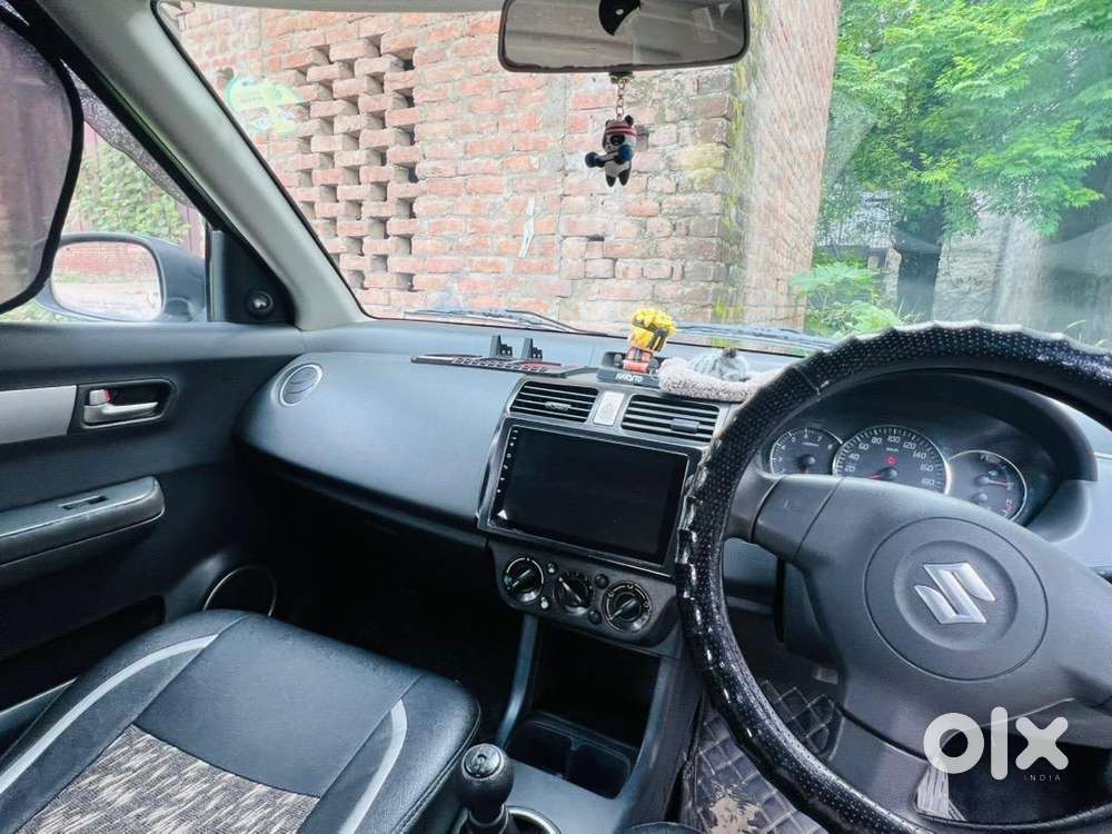 Maruti Suzuki Swift 2010 Petrol+cng  Ch Regd. 95000 Km Driven