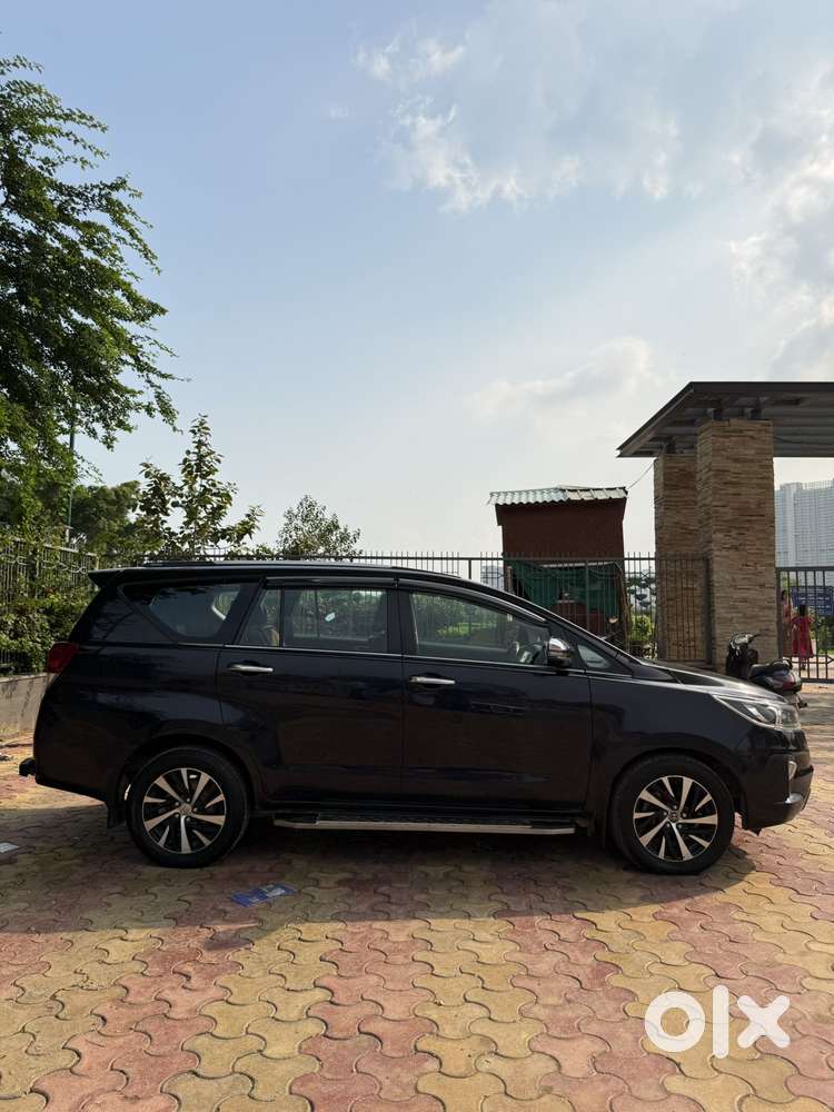 Toyota Innova Crysta 2.4 Z 7 Str, 2022