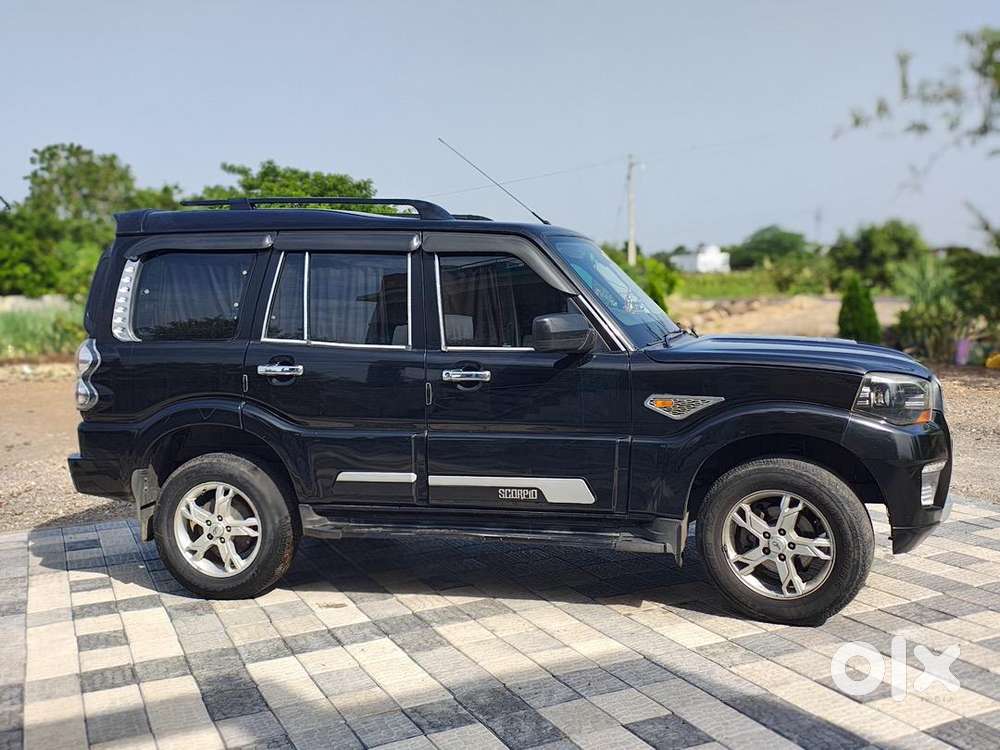 Mahindra Diesel Car 2018 Year , Black Colour  , Good Condition