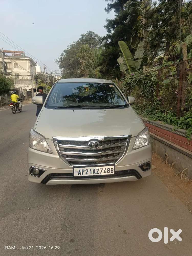 Toyota Innova 2014 Diesel Well Maintained