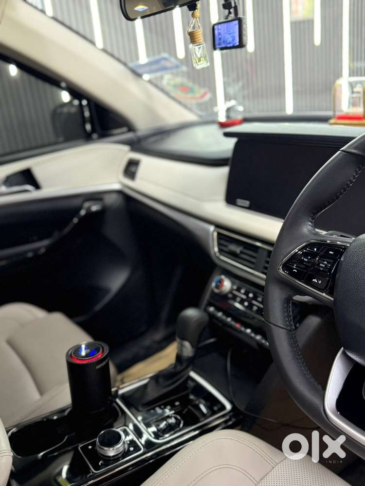 Diplomat Used Under Warranty Mahindra Xuv 700