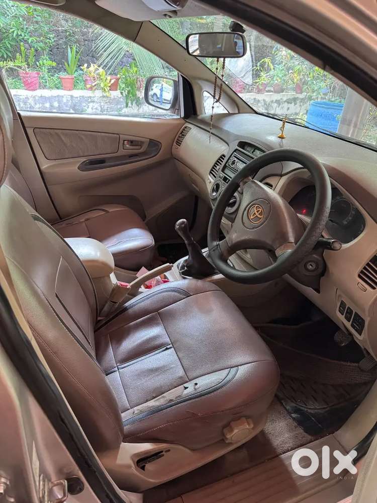 Toyota Innova 2.5g (2011)