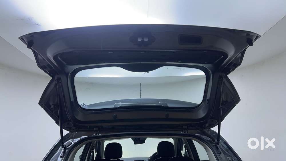 Tata Nexon 1.2 Revotron Xma Amt (s), 2022, Petrol