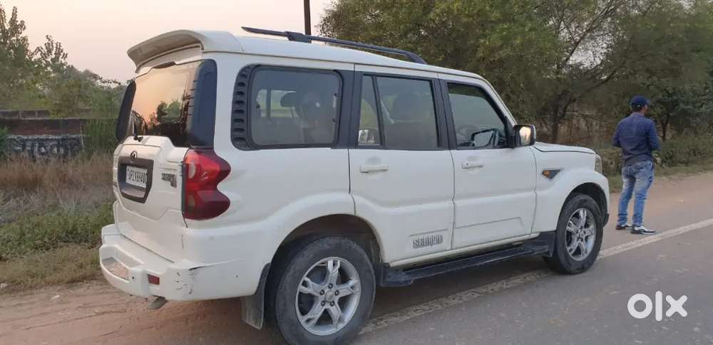 White Mahindra Scorpio S10 Classic 2016 Diesel Mt 2016