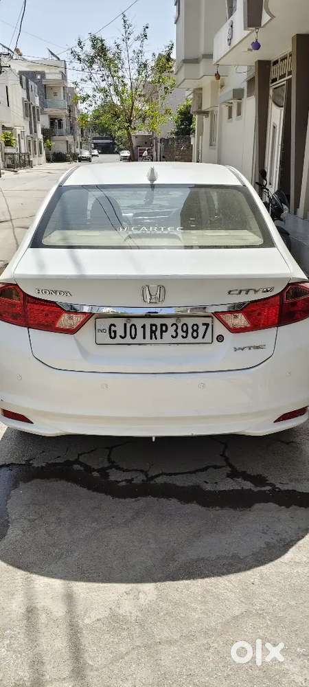 Honda City V ( Petrol + Cng )