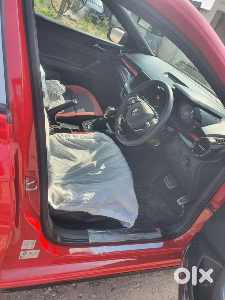 Skoda Slavia Style Matte 1.0 Tsi At, 2025, Petrol