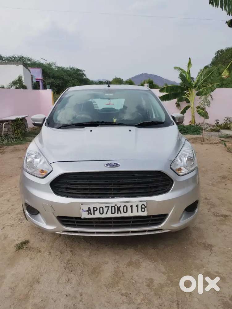 Ford Figo 2018
Whit Fog Lamps