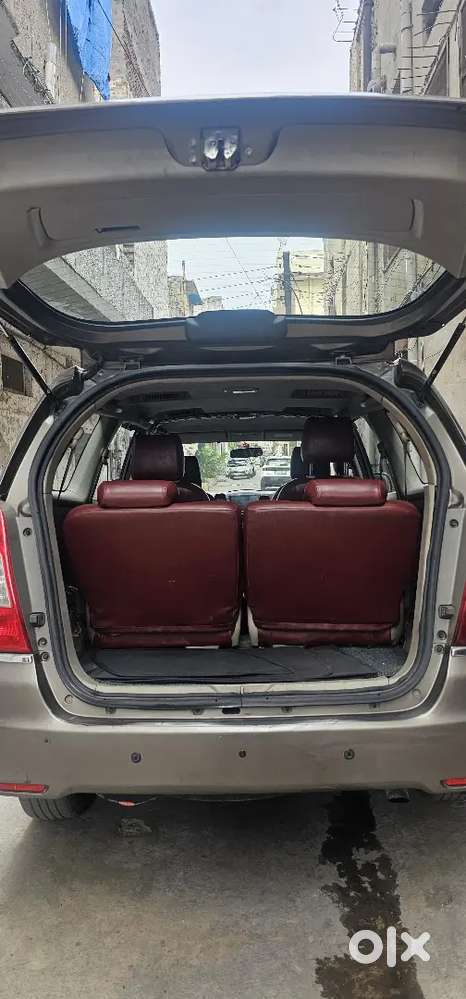 Well Maintain Car 70 % Tyre, Led Tube Light