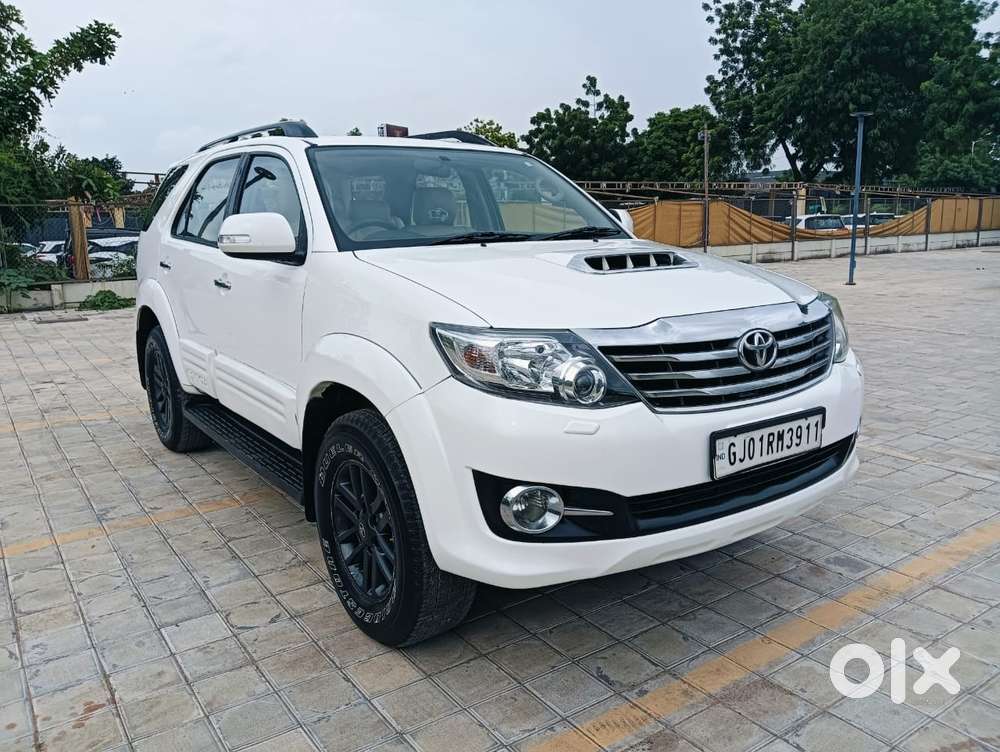 Toyota Fortuner 4x2 Manual, 2015, Diesel