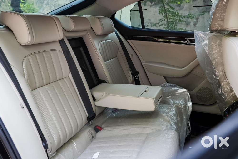 Skoda Superb 2.0 Tsi At L&k, 2023, Petrol