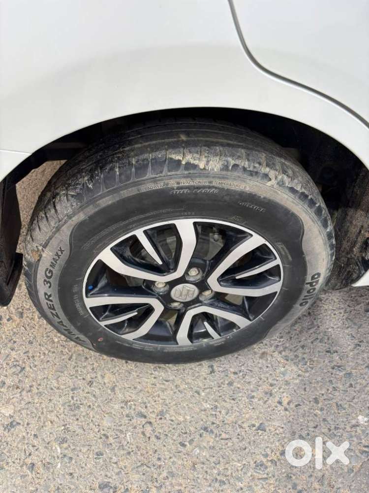 Maruti Suzuki Dzire Vxi Ags, 2022, Petrol