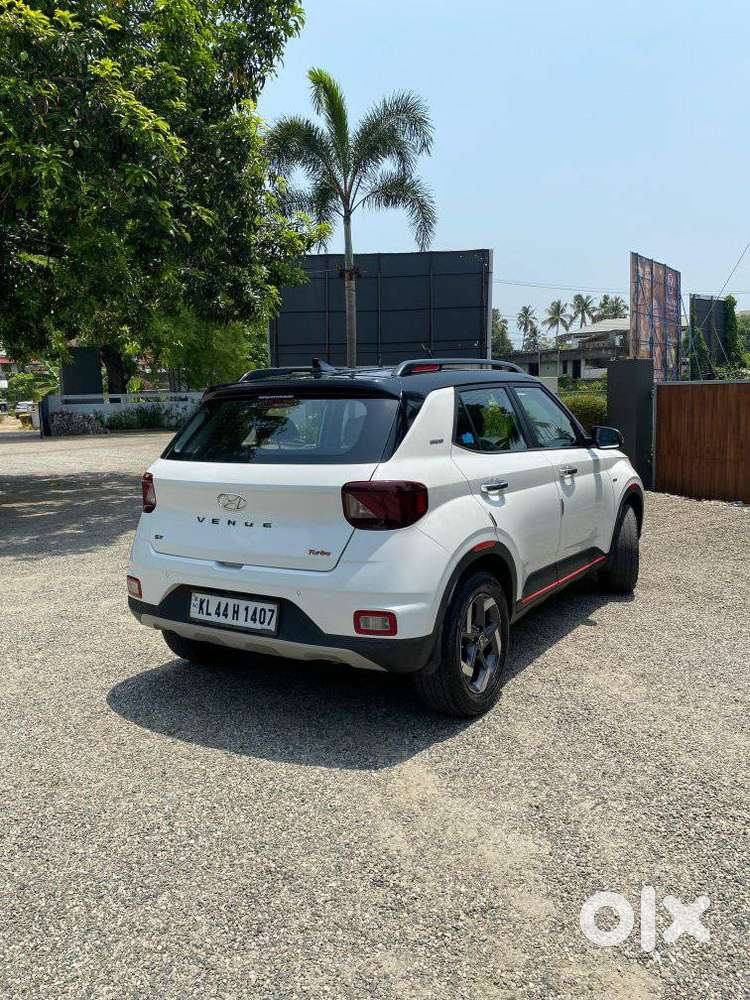 Hyundai Venue 1.0 Sx Plus Turbo Dct Dual Tone, 2022, Petrol
