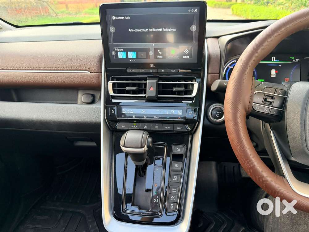 Toyota Innova Hycross Zx(o), 2025, Petrol