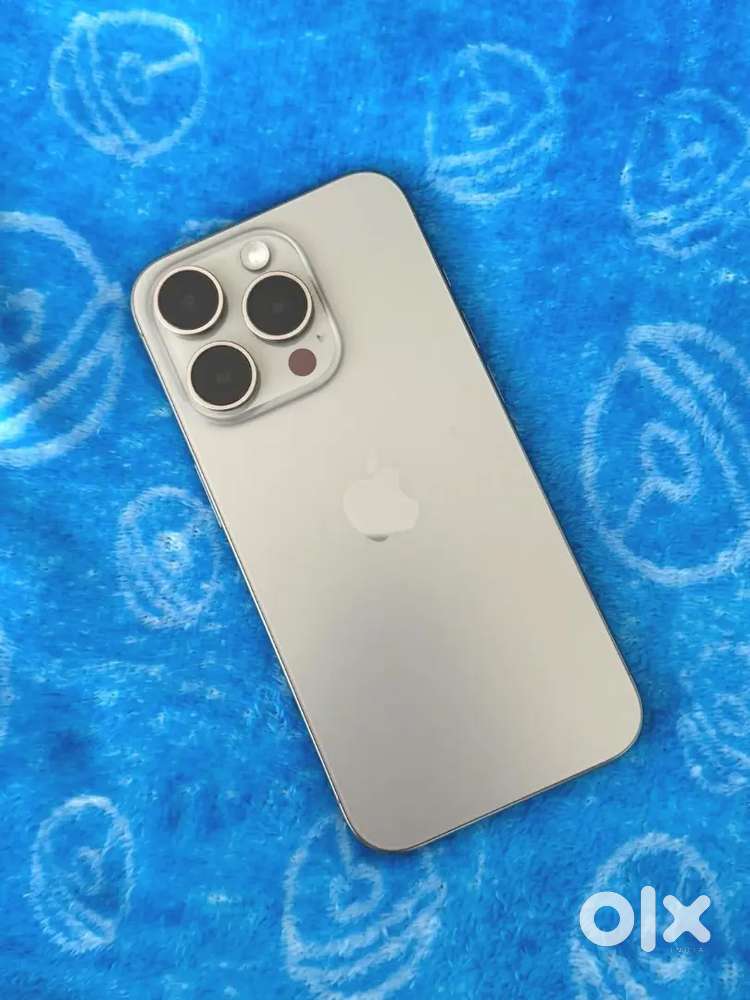 Selling my 4 month old I phone 15 pro with bill and box available