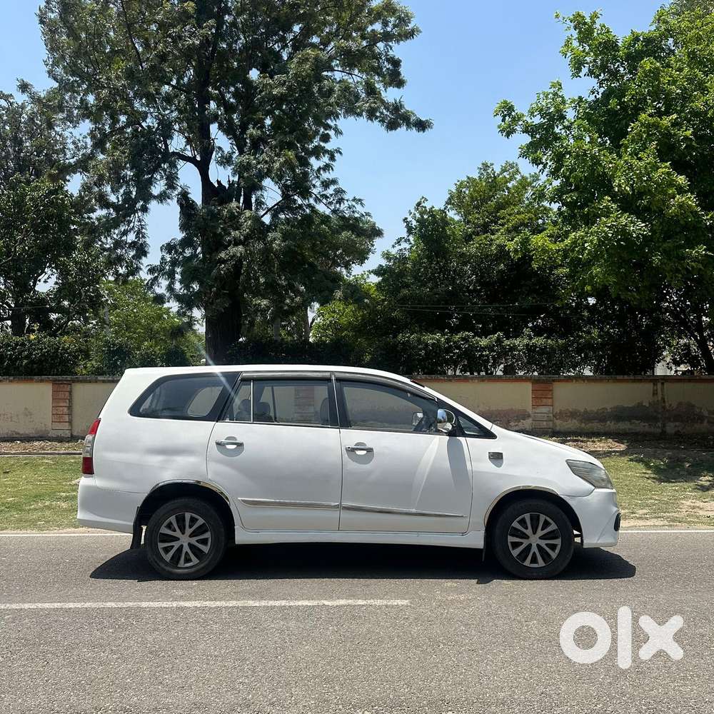 Toyota Innova 2.5 G (diesel) 7 Seater Bs Iv, 2015, Diesel