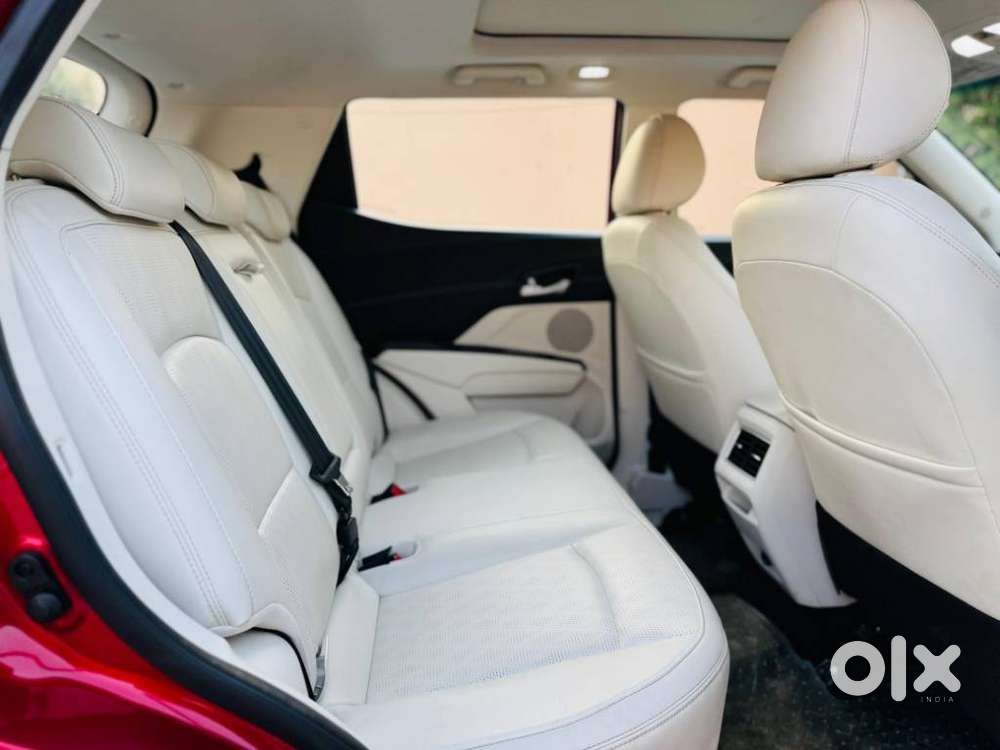 Mahindra Xuv 3xo Ax7l 1.2 Petrol At (pg), 2024, Petrol