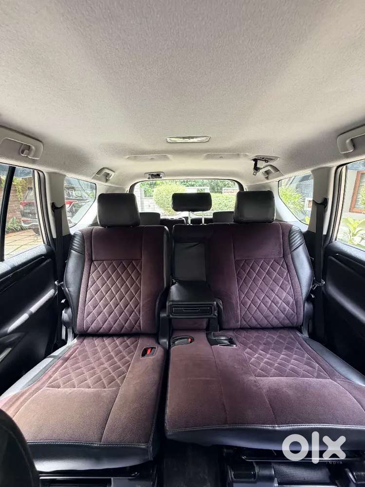 Toyota Innova Crysta 2.4 V 2016