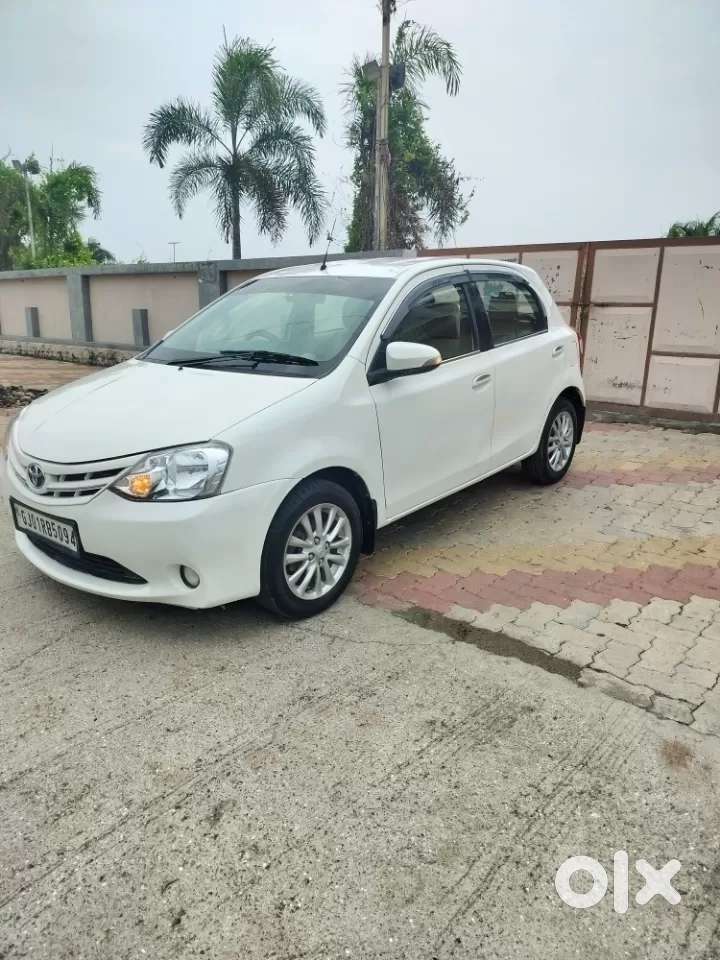 Toyota Etios 1.5 V, 2012, Petrol