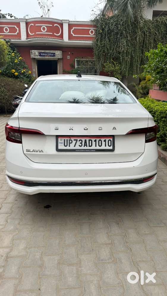 Skoda Slavia Petrol 2023