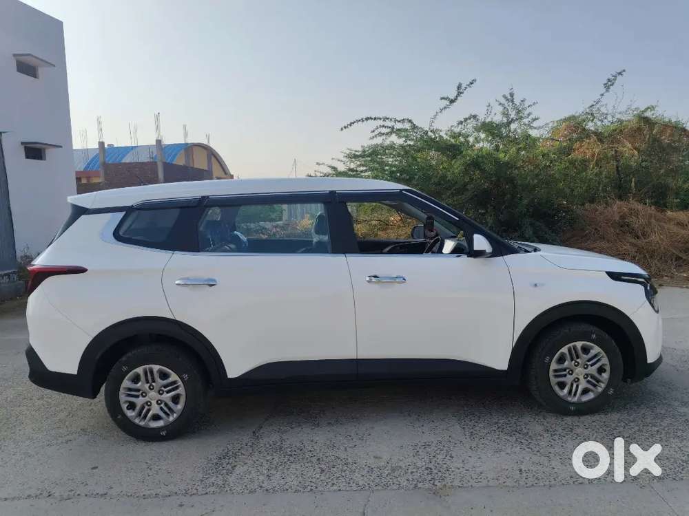 Kia Carens 2022 Petrol Good Condition