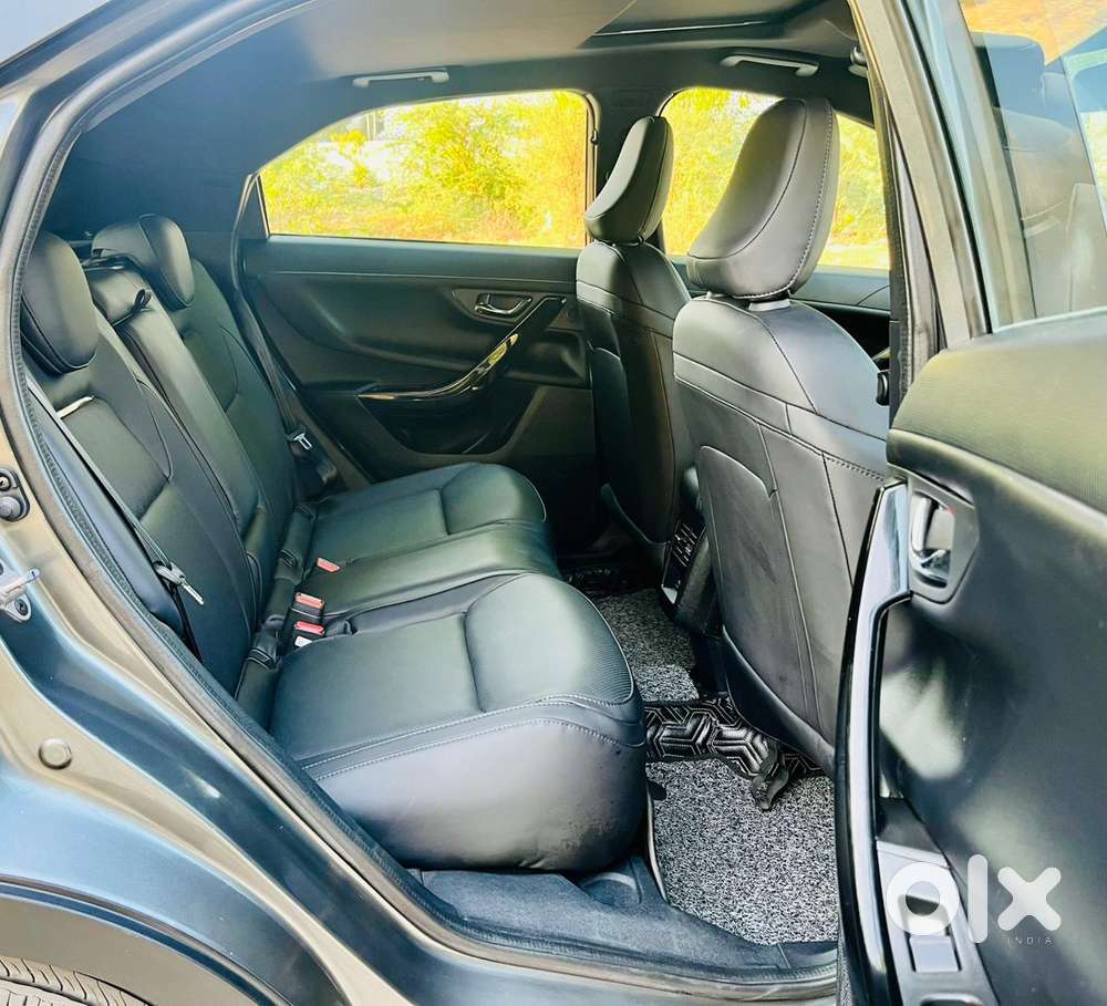 Tata Nexon Fearless Plus S Purple 1.5 Revotorq Diesel 6amt Dual Tone..